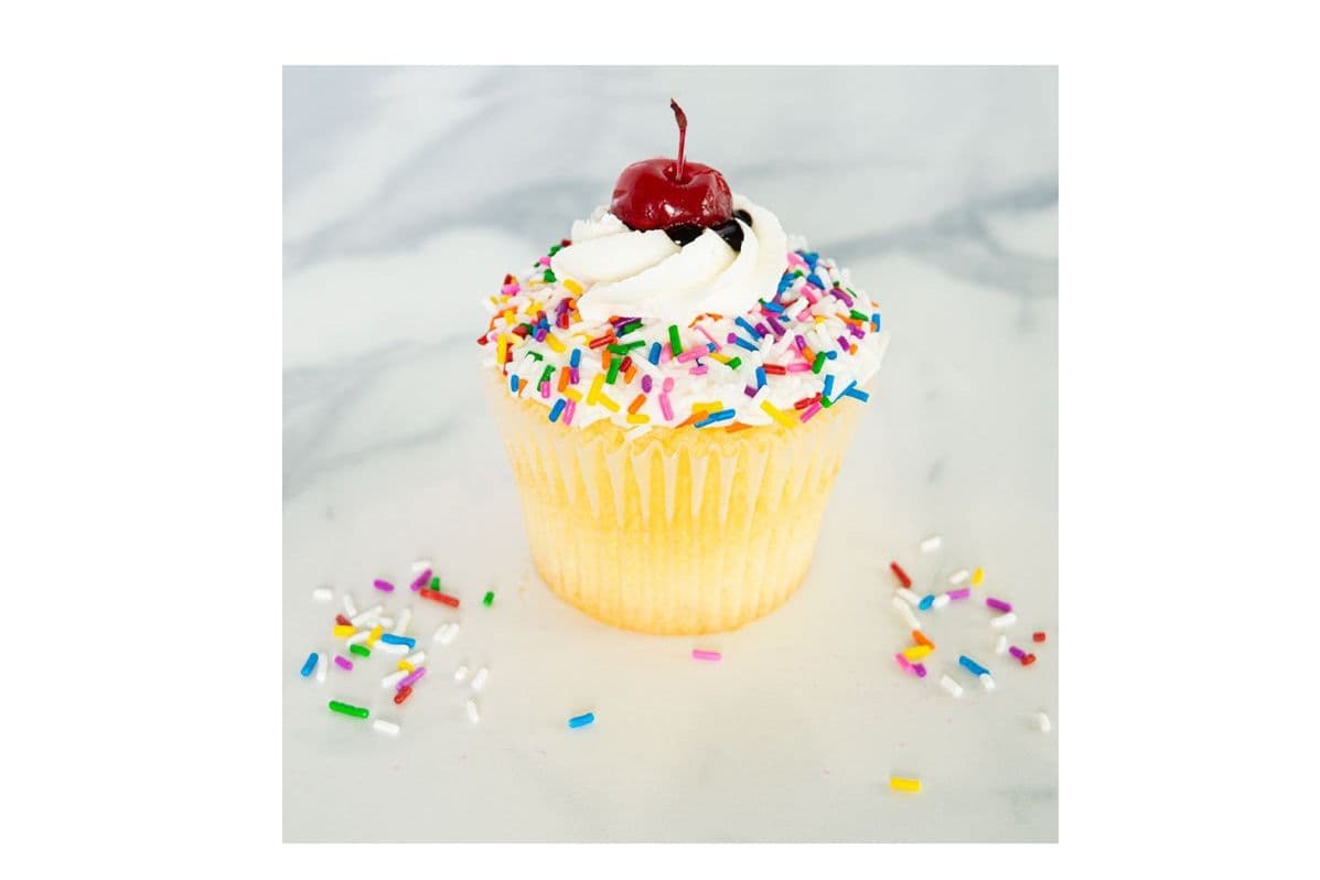Peterborough Pleasure Vanilla Cupcake (6 pcs)