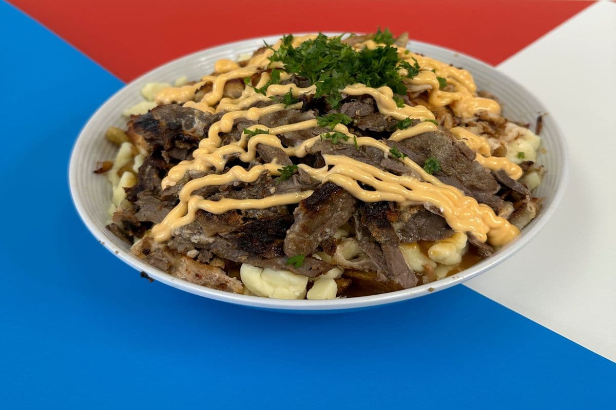 Poutine réguliere (avec patates à l'ail) MEDIUM