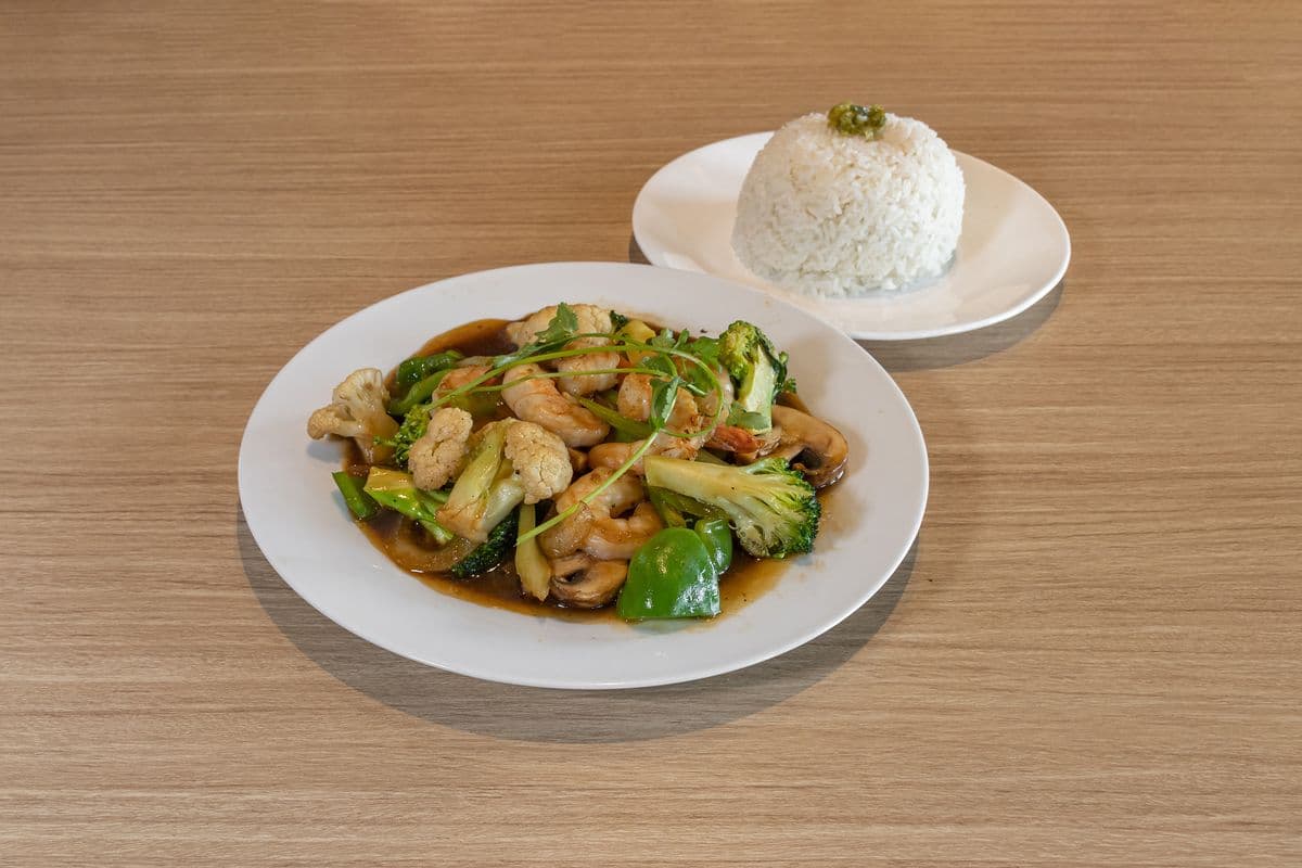 70. Stir Fried Shrimp with Veg