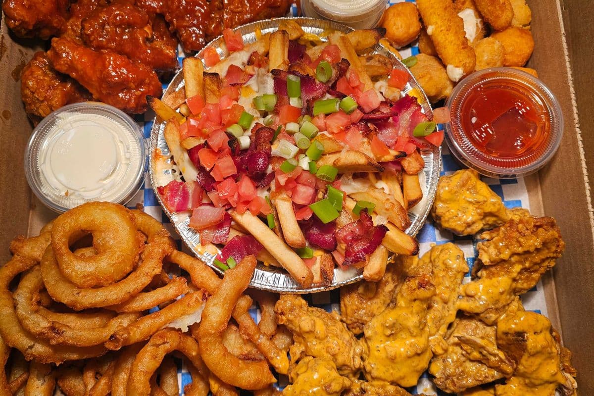 Face Off Platter Box