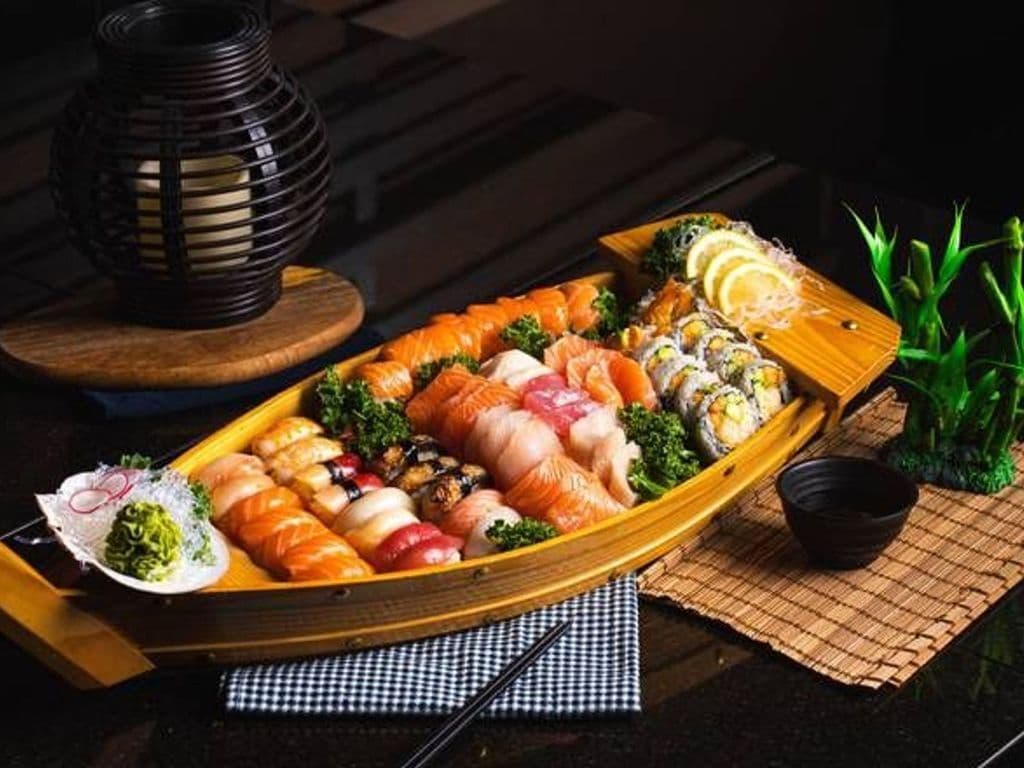 P22. Sushi and Sashimi Love (60 pcs)