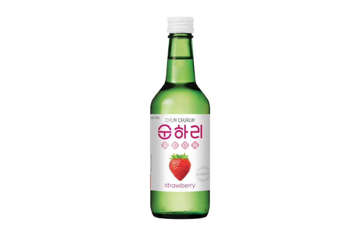 800833. CHUM CHURUM STRAWBERRY - SOJU (1 x 360ML)