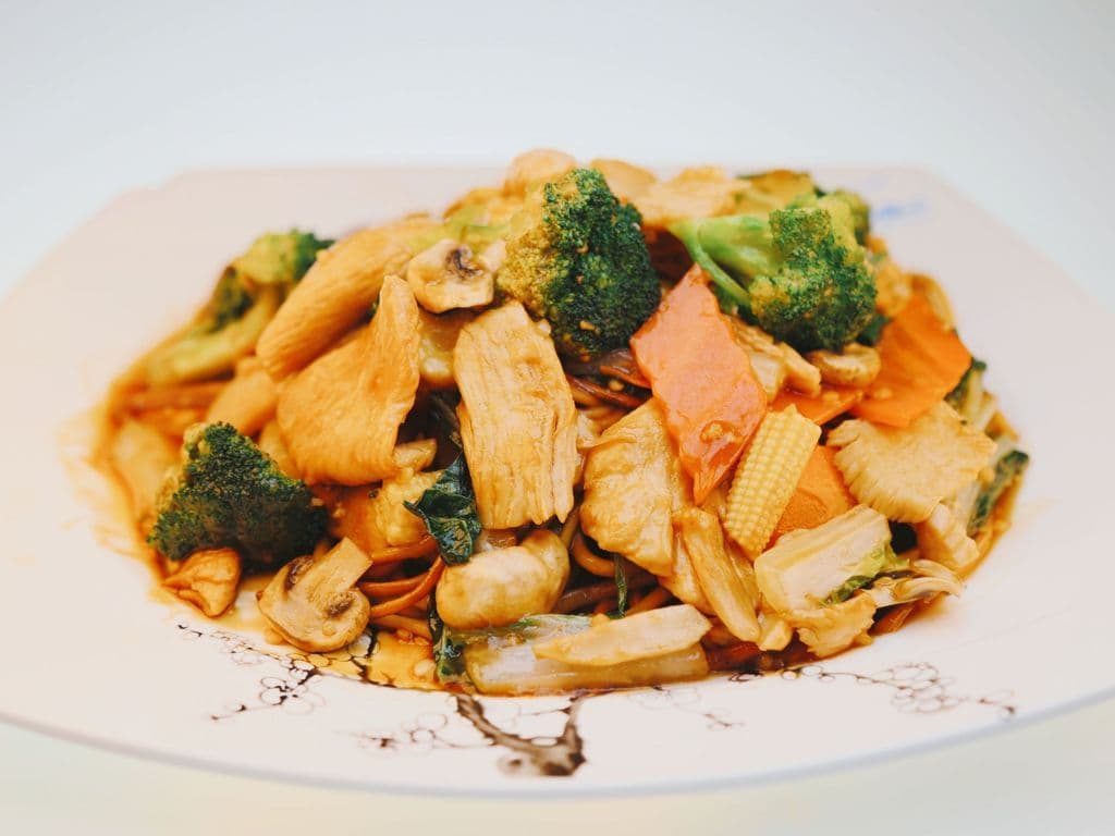 101.Chicken  Lo-Mein