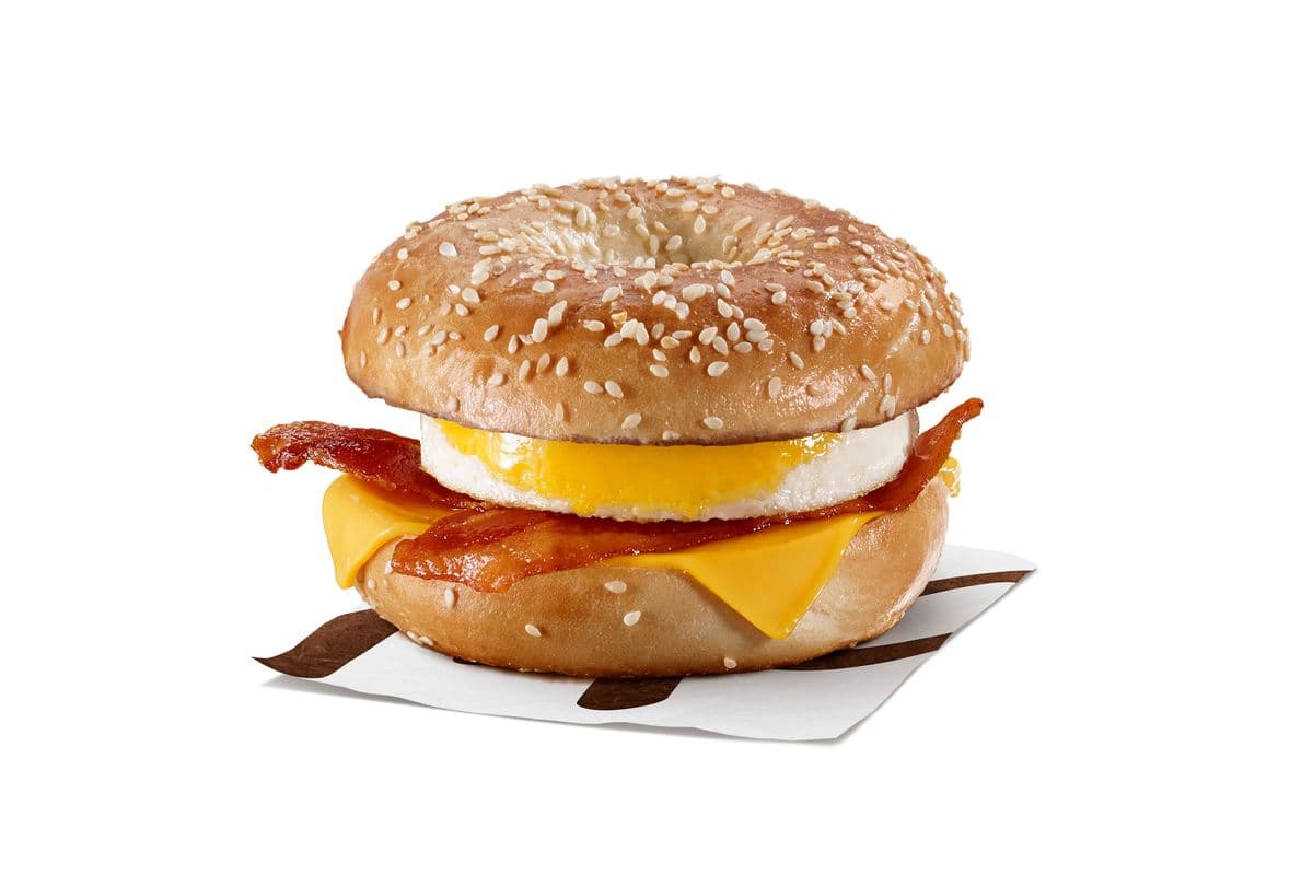 Sesame Bacon 'N Egg Bagel [550.0 Cals]