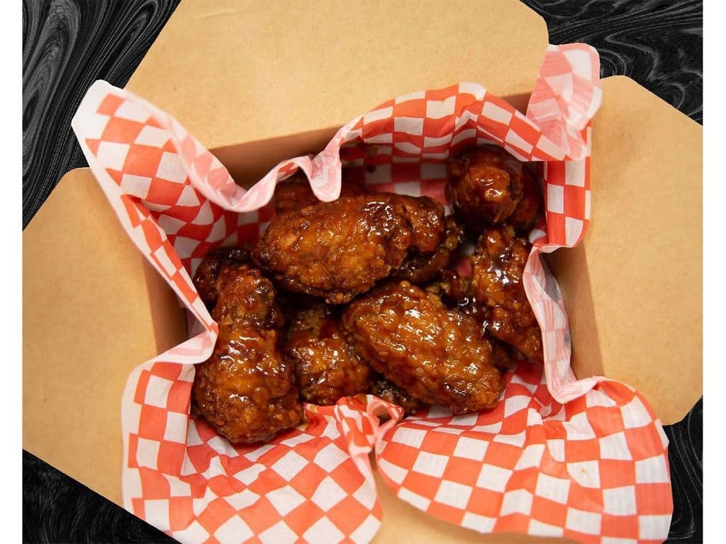 Breaded Chicken Wings (20 pcs)