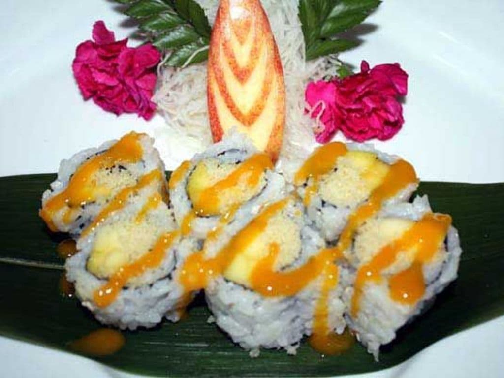 Mango Roll (6pcs)