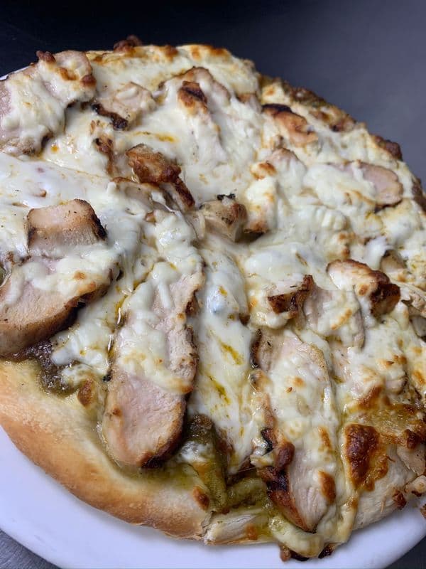Pizza au poulet grillé / Grilled Chicken Pizza