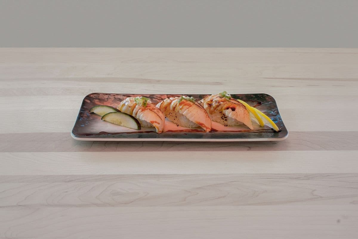 E. Toro Aburi Sushi (3 pcs)