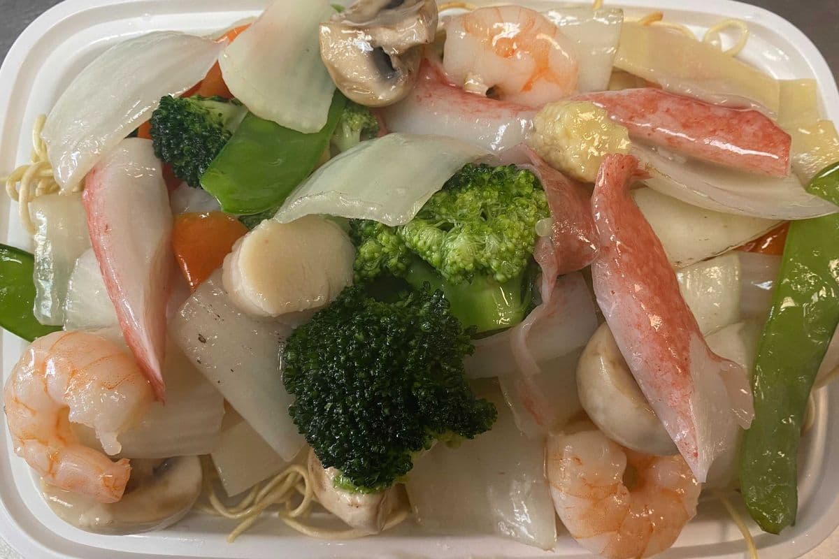 Seafood Cantonese Chow Mein