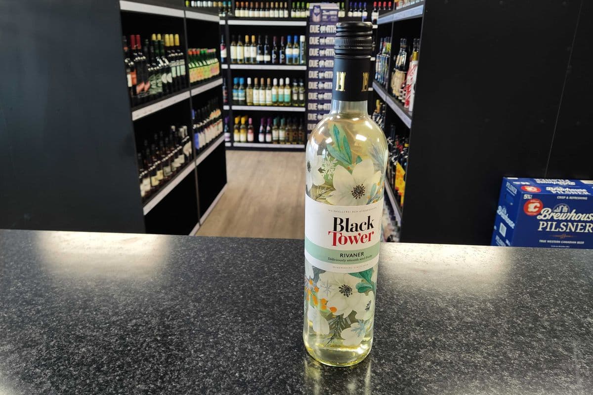 Black Tower - Rivaner (White Wine) (1 x 750ml Bottle)