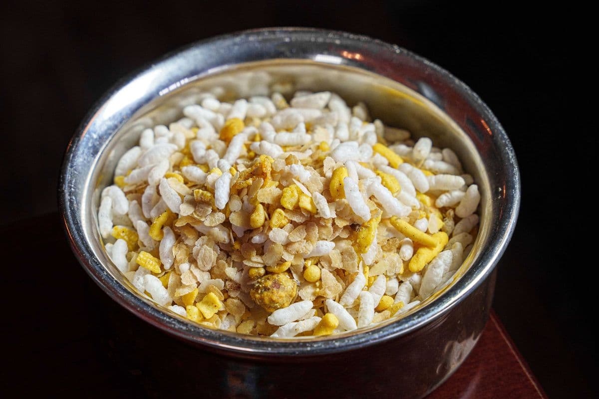 Mixed of Beaten Rice and Puffed Rice