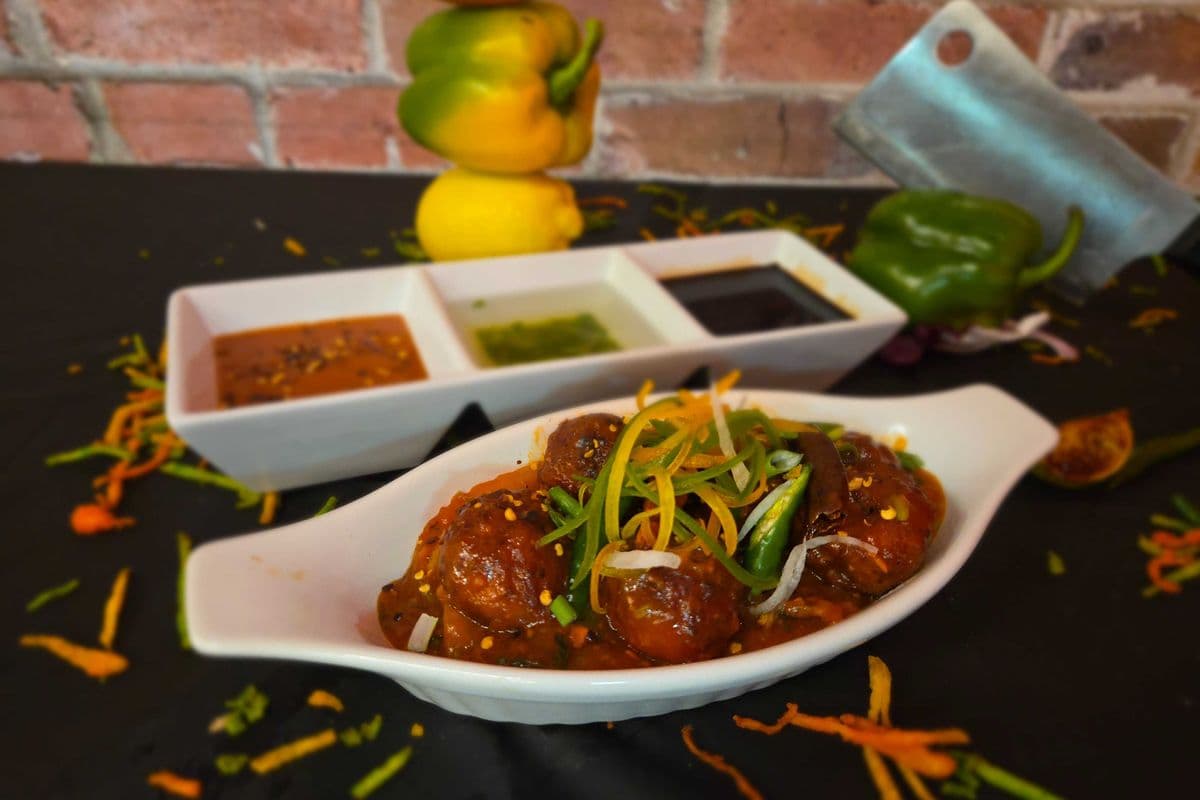 Chilli Garlic Fried Momos(Veg)