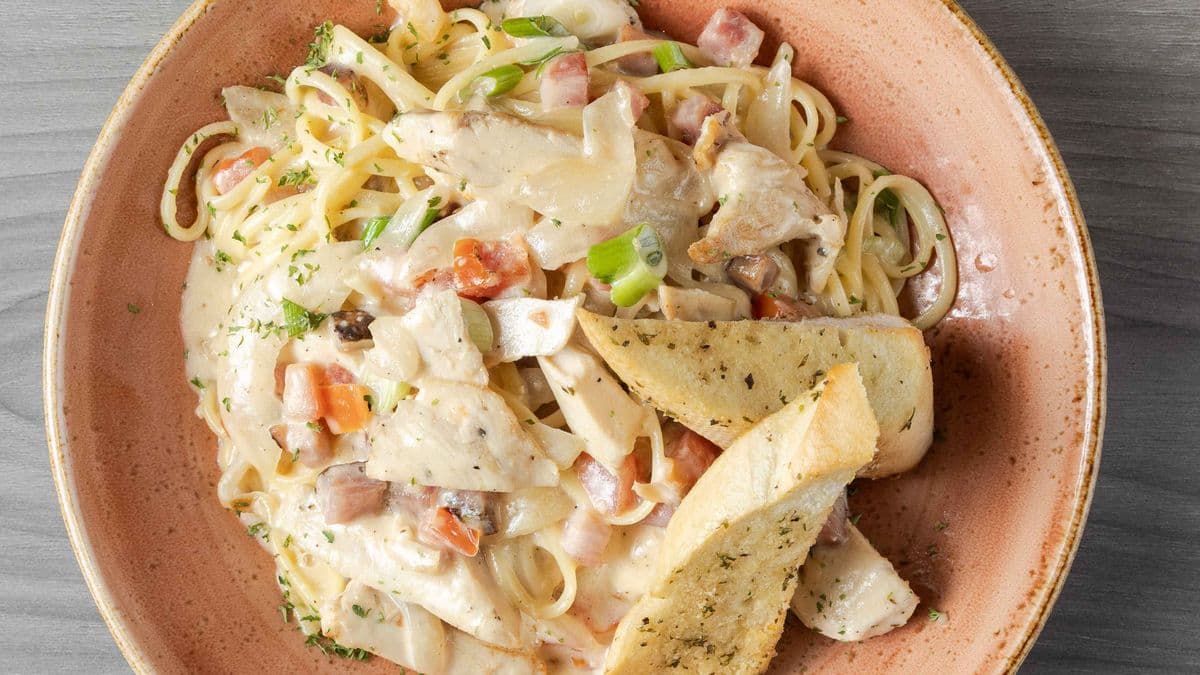 Chicken Carbonara Pasta