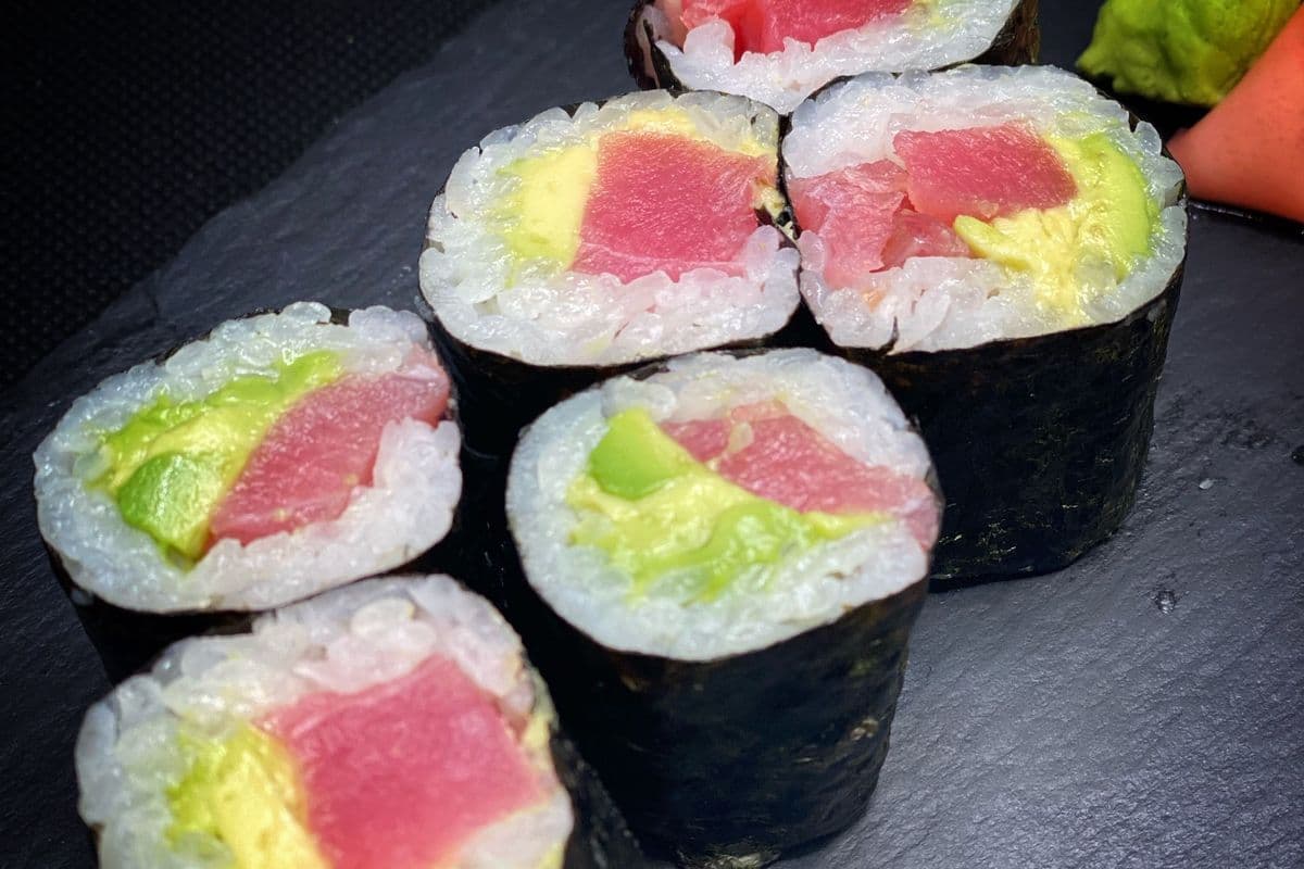 Tuna Avocado (6 pcs)