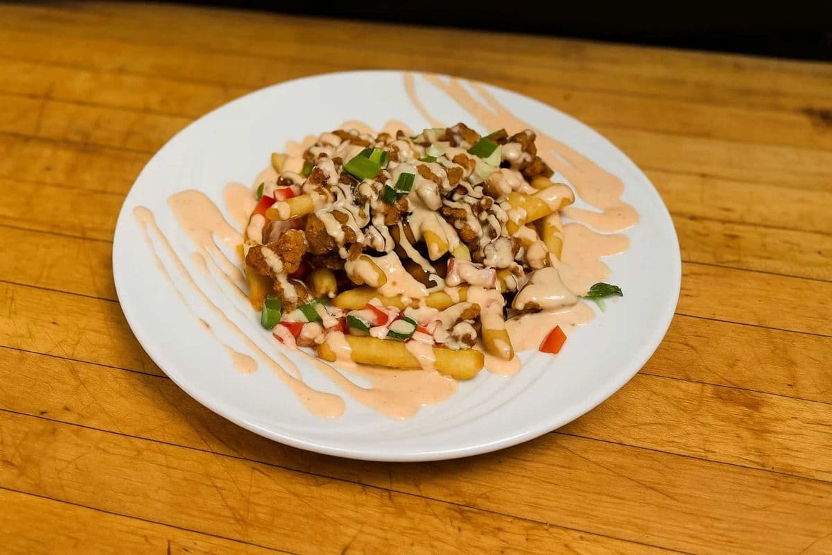 Crispy Buffalo Chicken Poutine