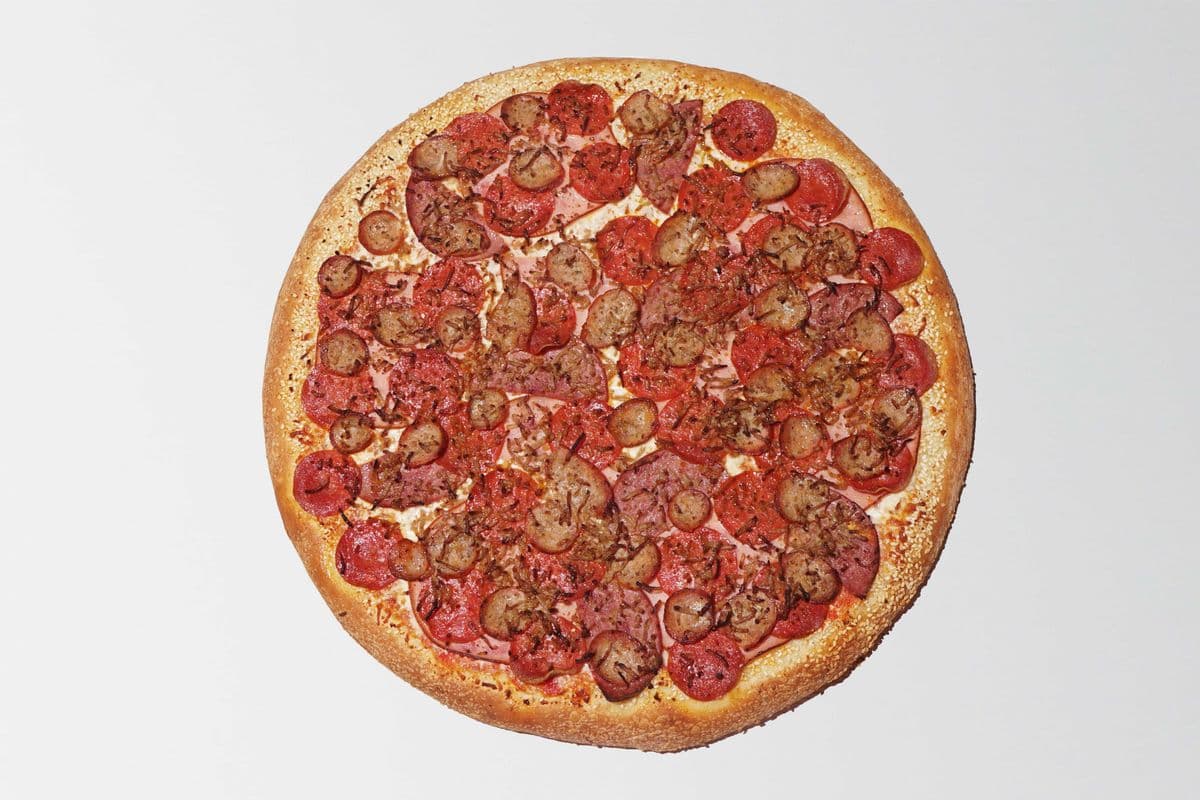 Large Carnivore Pizza