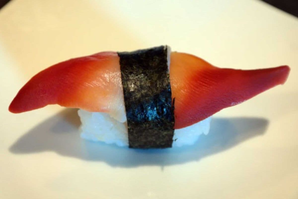 Hokkigai Nigiri Sushi (1 pc)