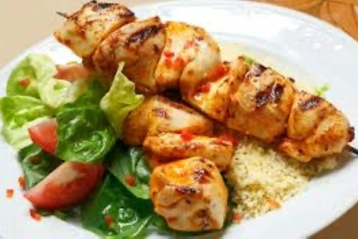 Shish Tawook (Meal with Rice)