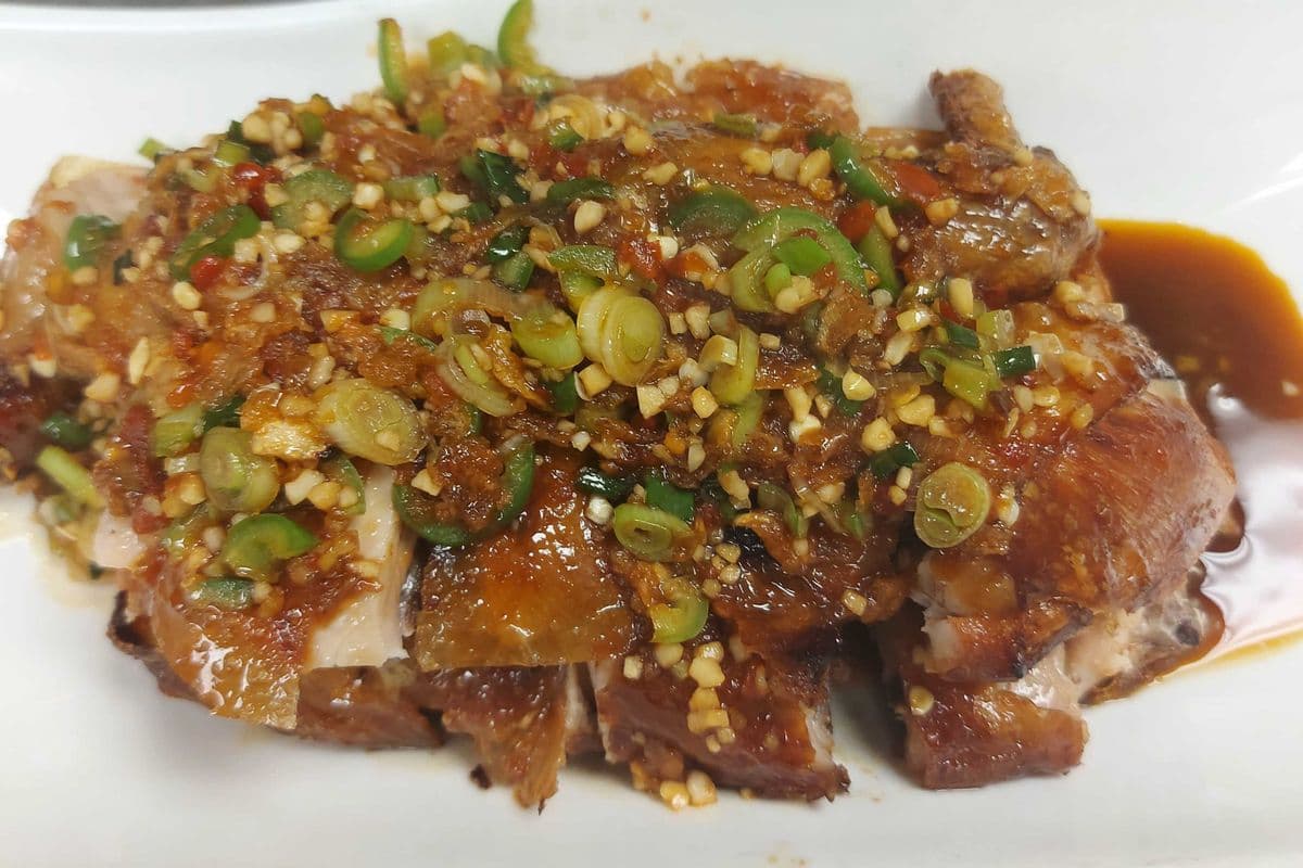 208. Deep-Fried Chicken Topped with Soy Sauce (Half)