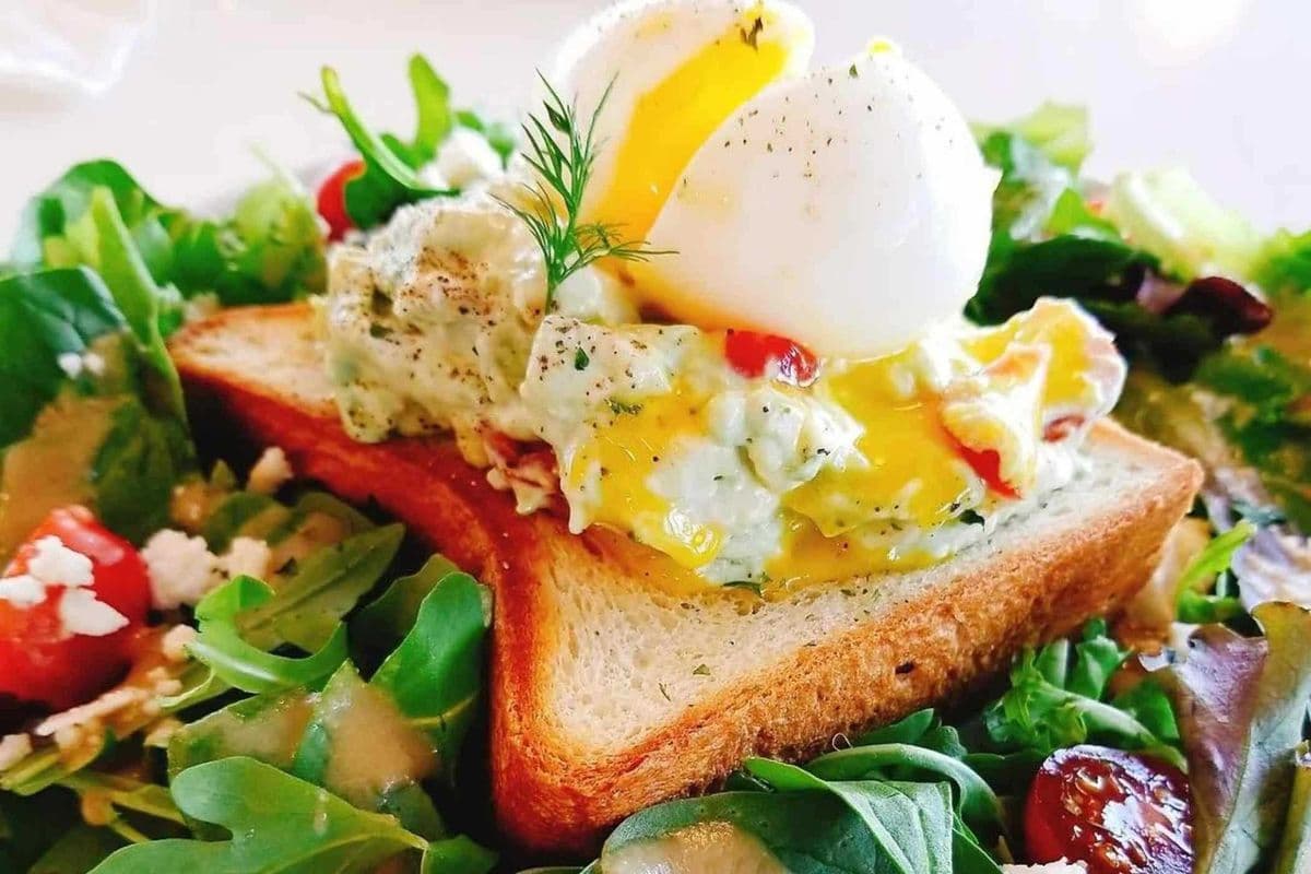Guacamole Egg Toast