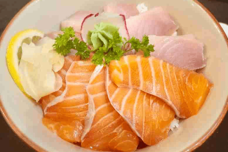 Salmon and Tuna Donburi (7 pcs)
