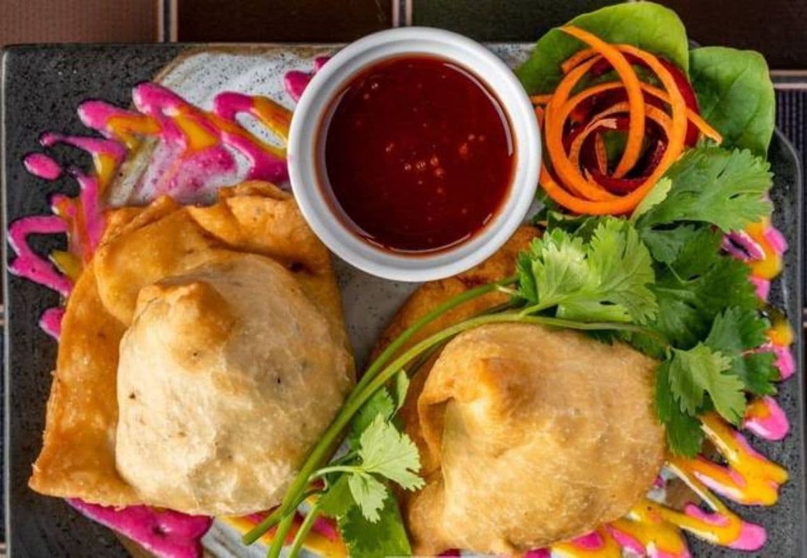 JUMBO VEGETABLE SAMOSA (2pcs)