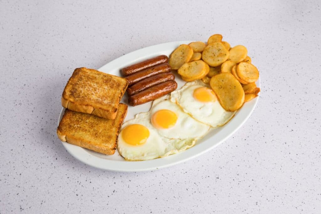 SAUSAGES(4) AND EGGS