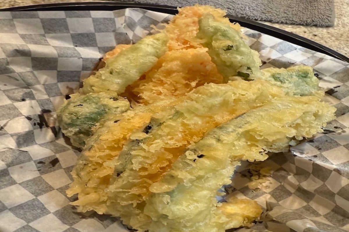 35. Vegetable Tempura (8 pcs)