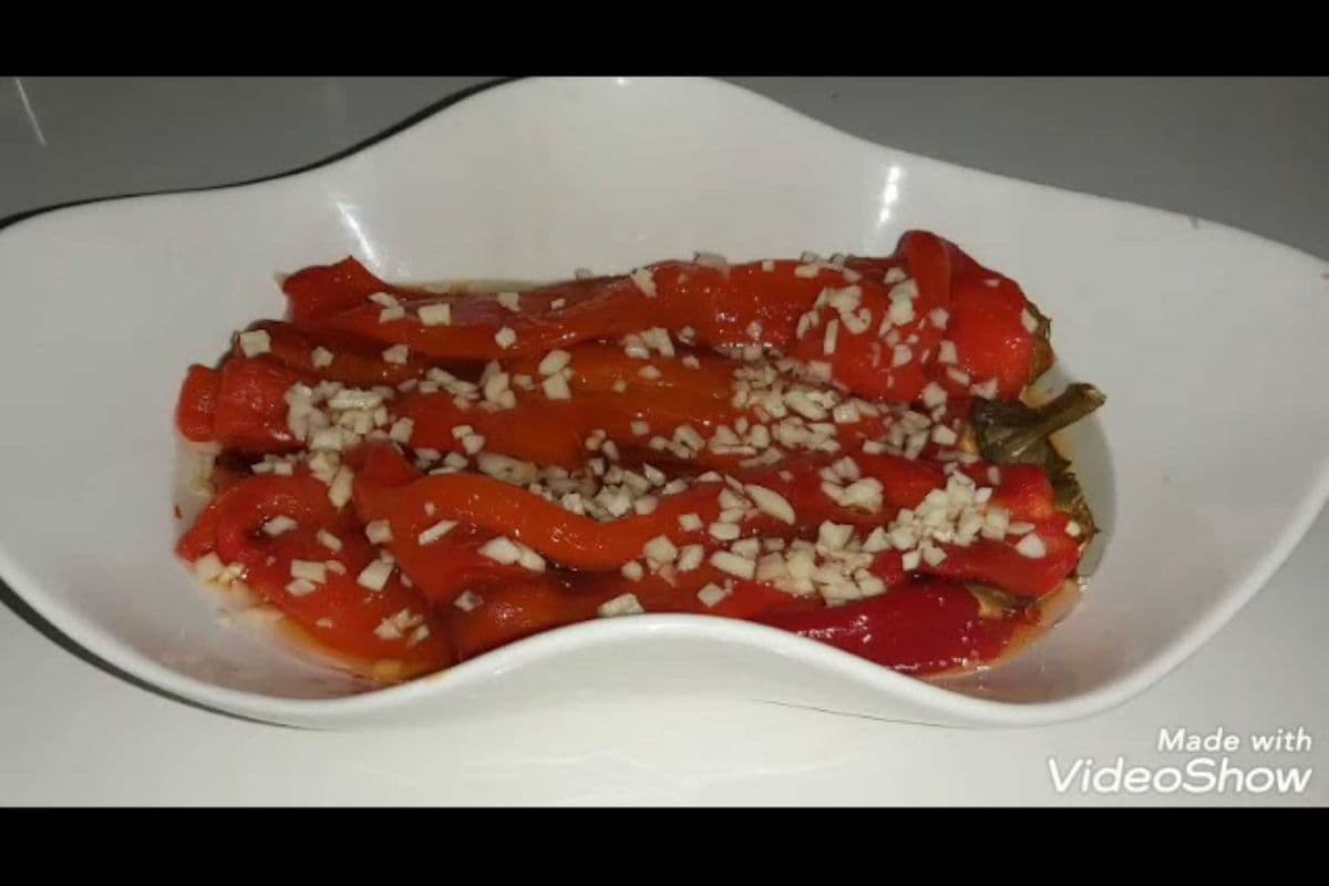 ROASTED RED PEPPER SALAD