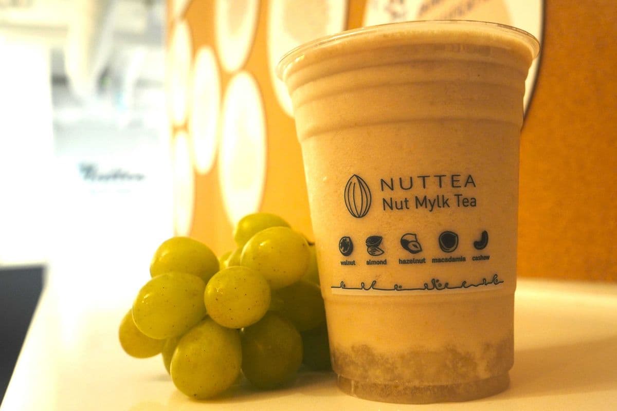 Green Grape Nut Mylk Smoothies