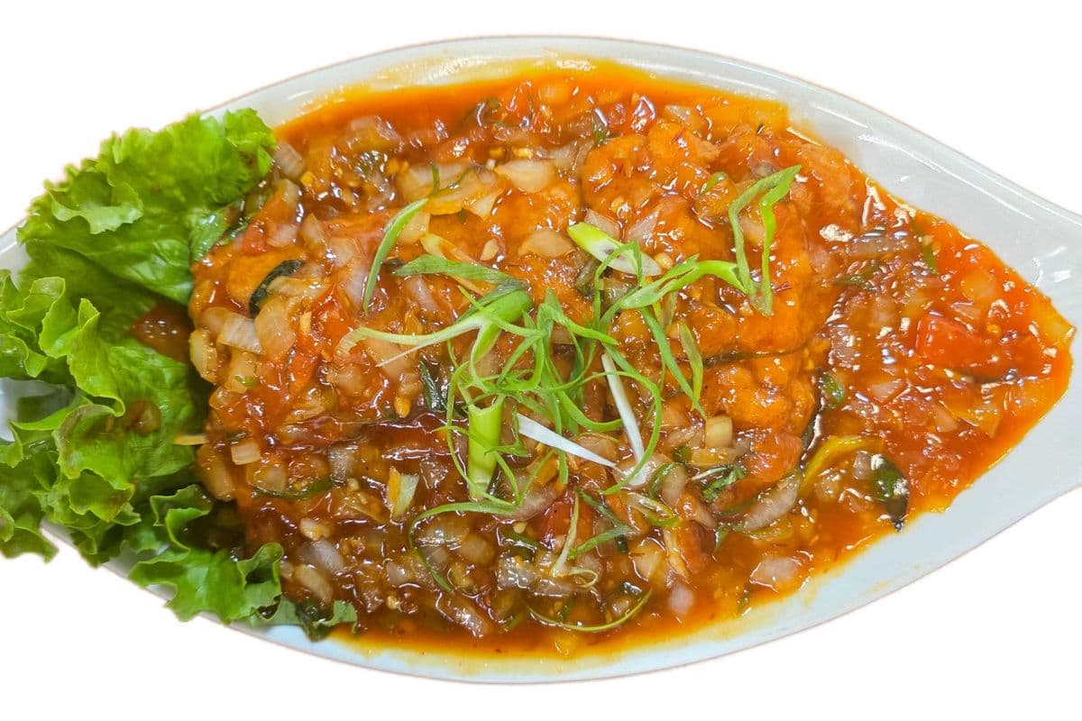 Four Flamed Fish (Pla Rad Prik)