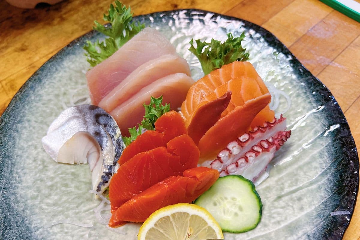 Assorted Sashimi (15pcs)