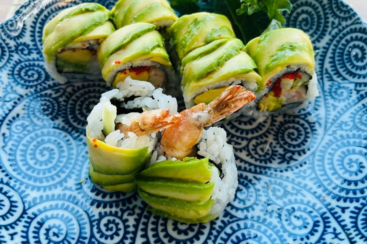 146. Green Dragon Roll (8 pcs)