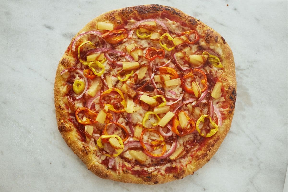 Happy Pig VEGAN Pizza (Small) (6 slice)