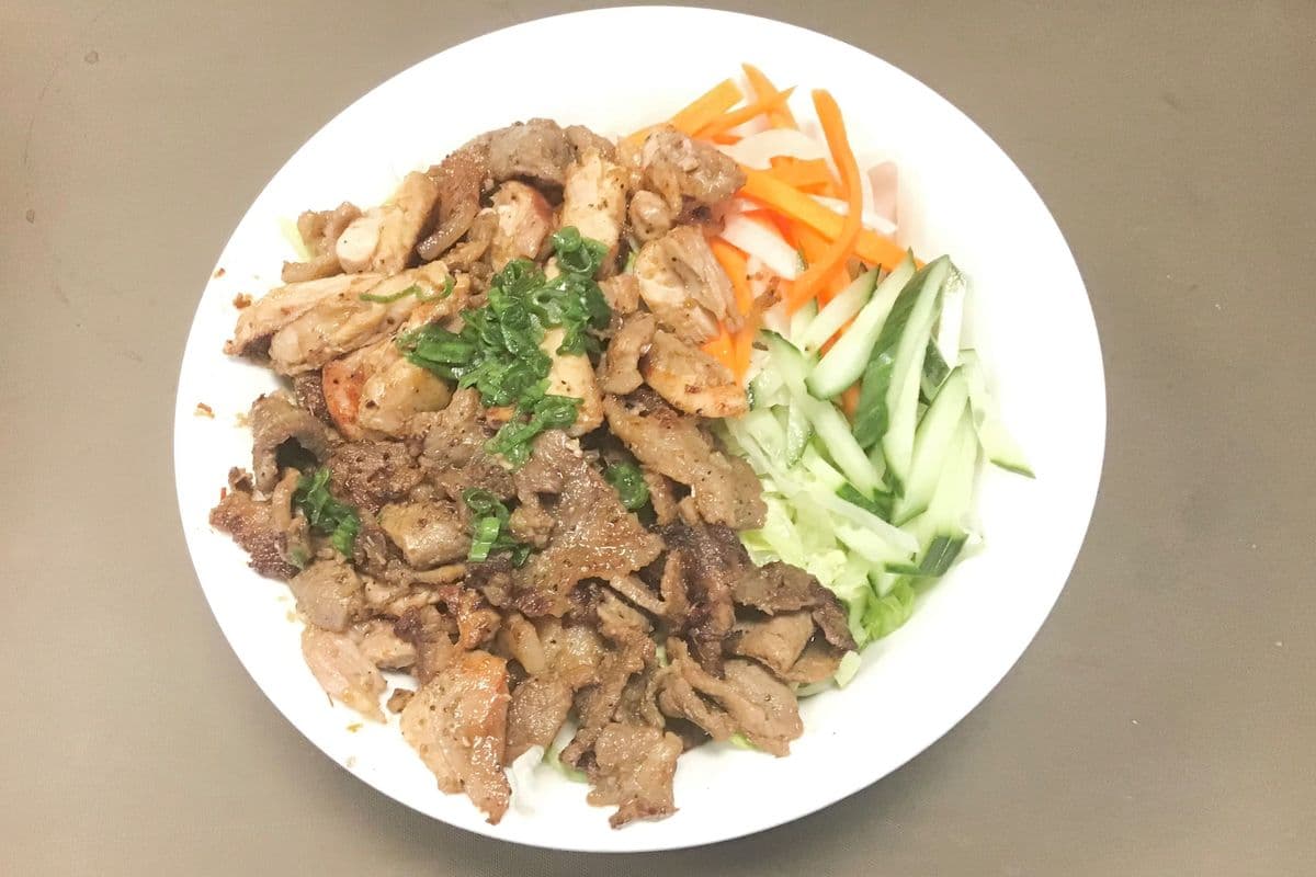 B8. Grilled Lemon Grass Chicken & Pork Slices on Vermicelli / Bún Gà Nướng Thịt Nướng