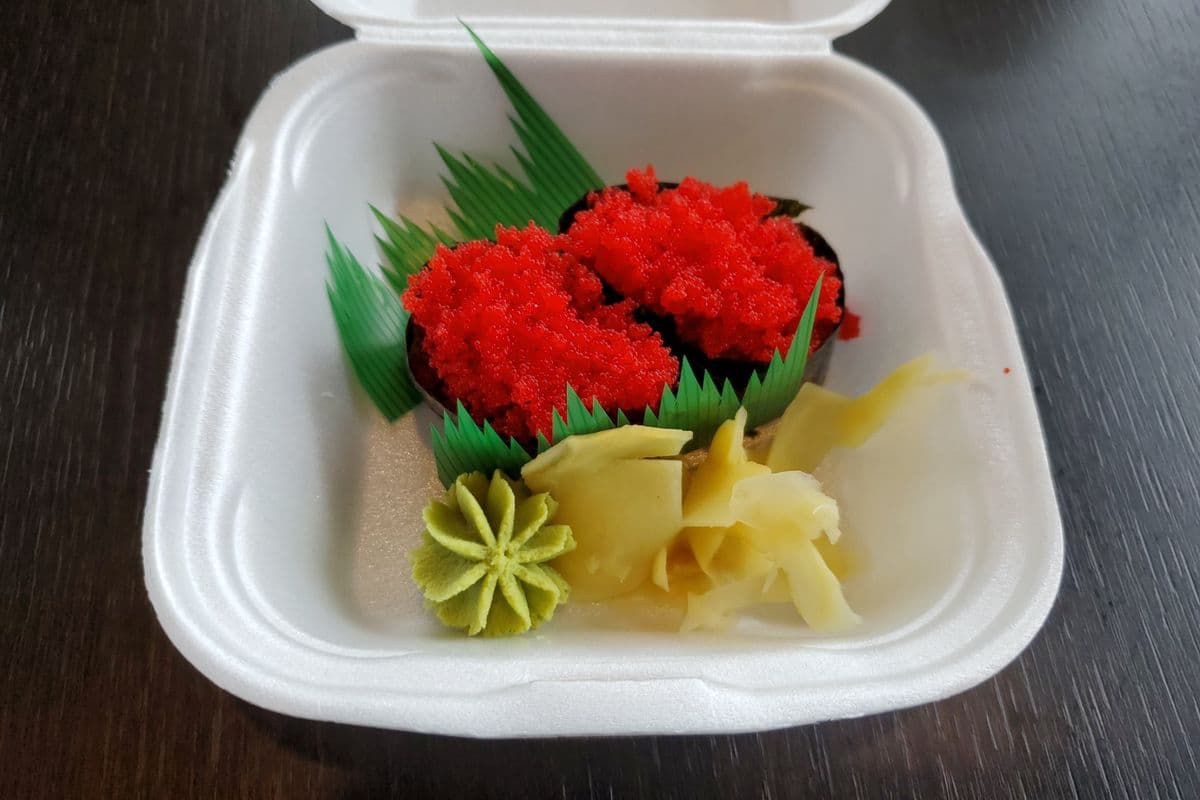 160. Tobiko Sushi (2 pcs)