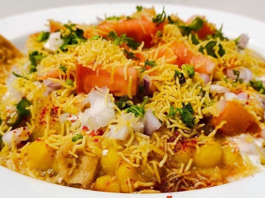 Ragada Samosa Chaat