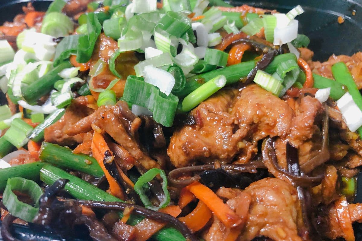 SFP5. Pork with garlic sauce 鱼香肉丝