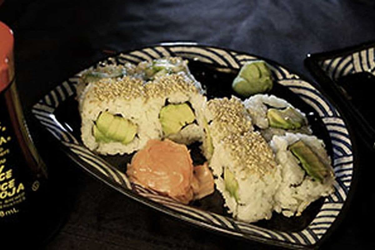Avocado Roll (8pcs)