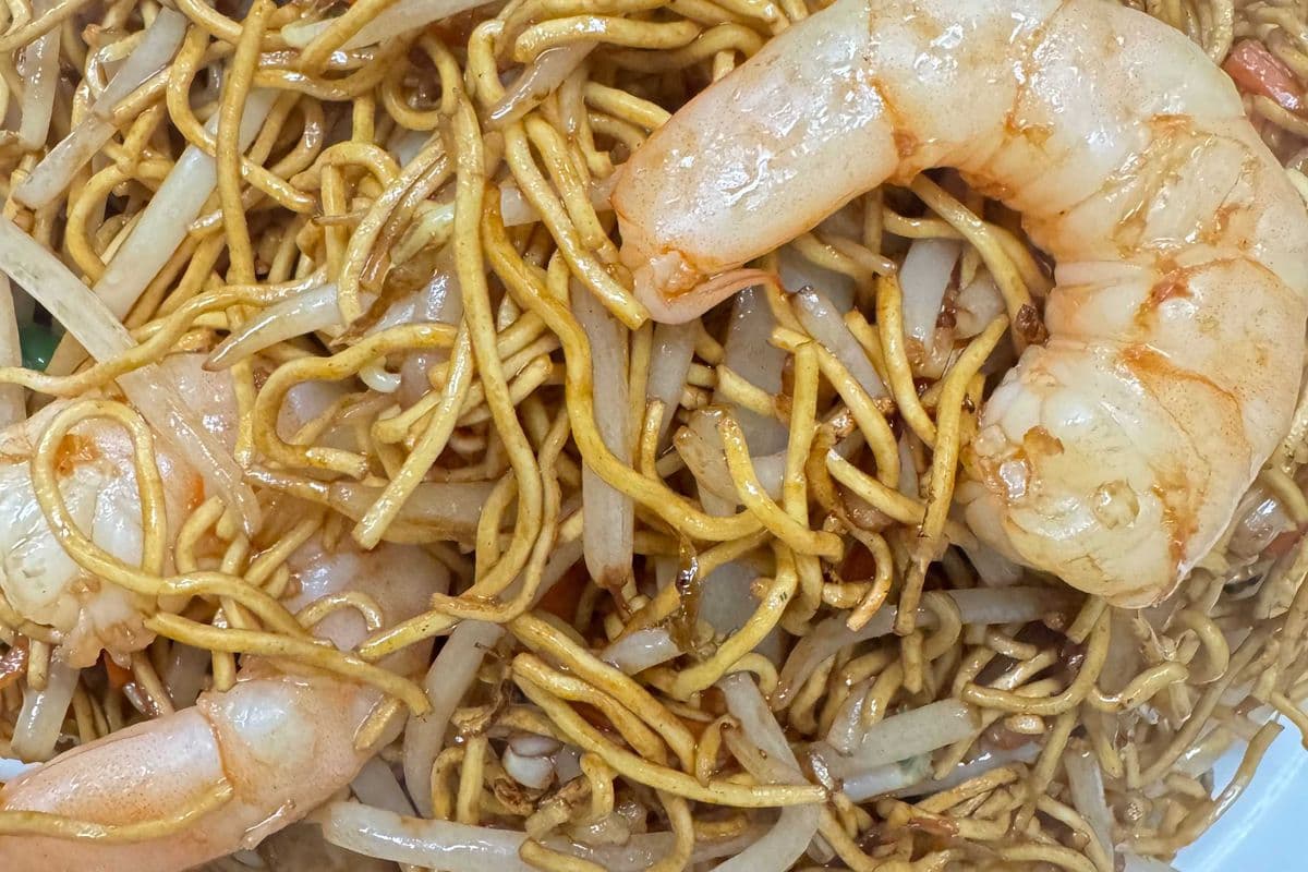 Stir-Fried Noodle with Shrimp 豉油皇虾仁面