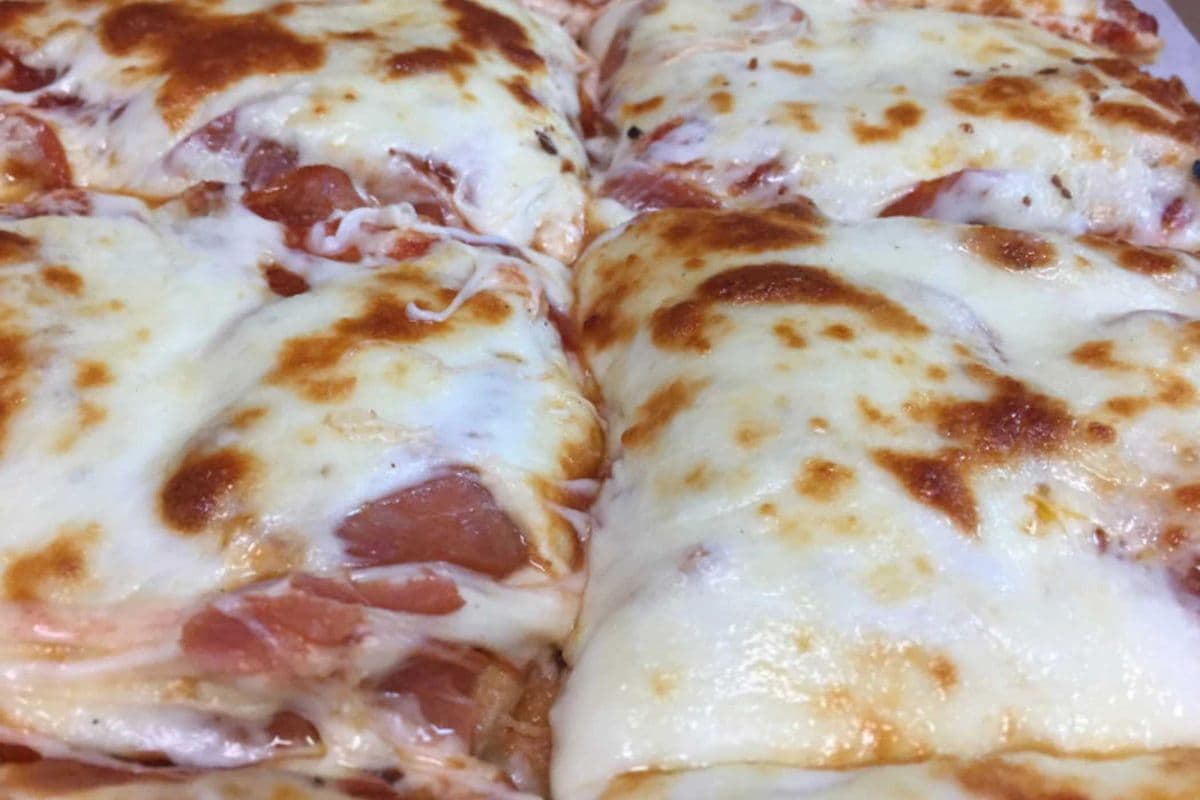 Pepperoni Pizza (Medium)