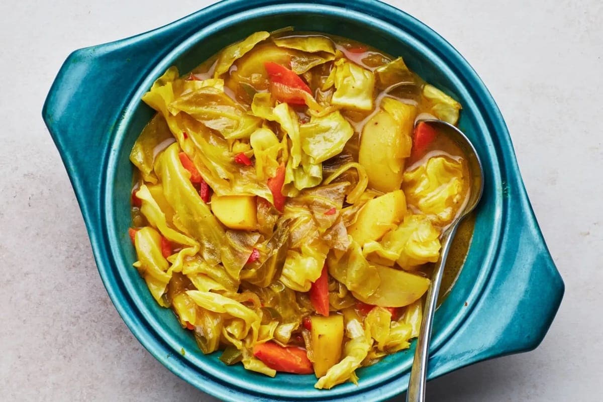 Tikil Gomen - Cabbage & Carrot Stir Fry (V)
