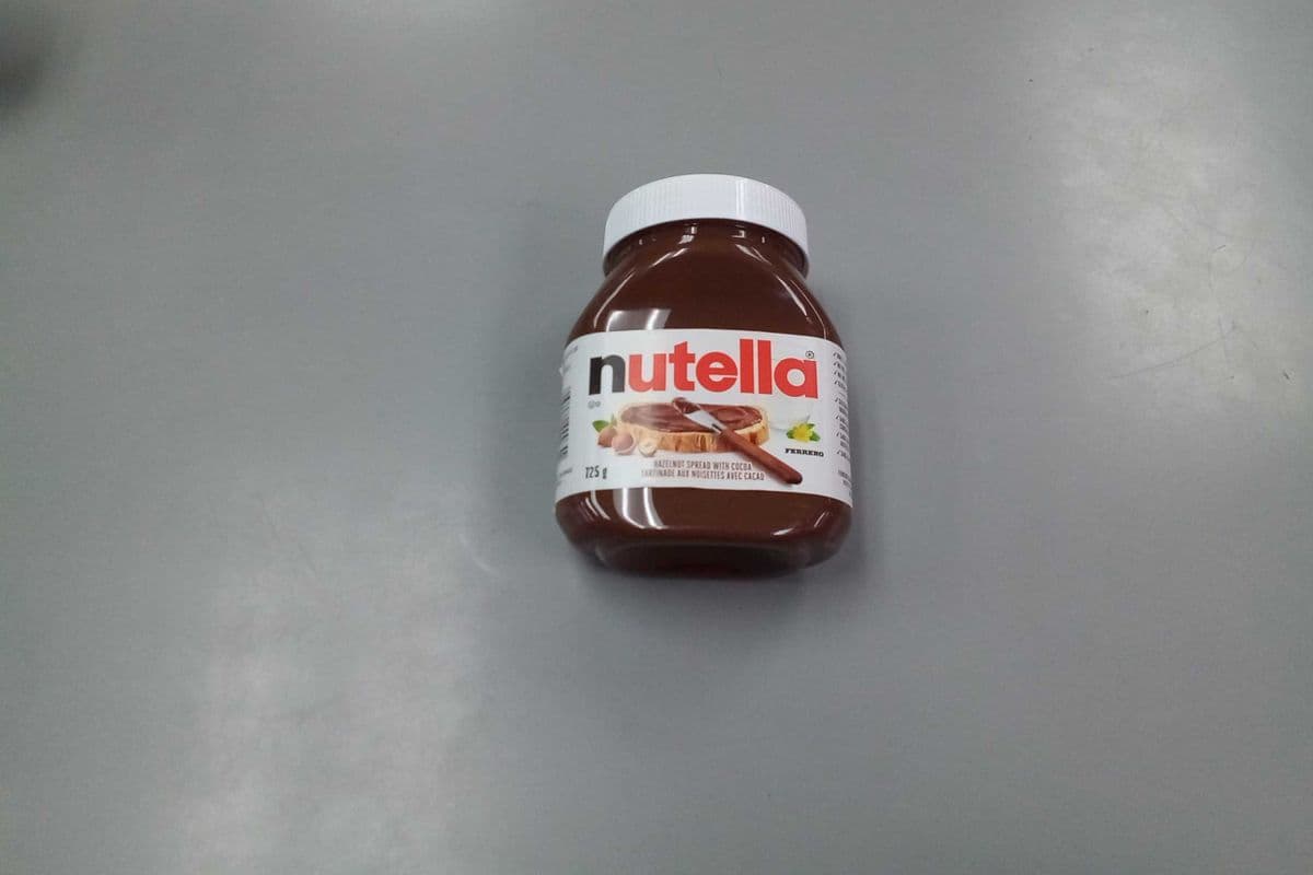 Nutella hazelnut spread (725g)