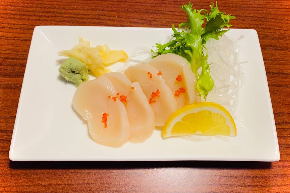 Jumbo Hotate Sashimi (4 pcs)