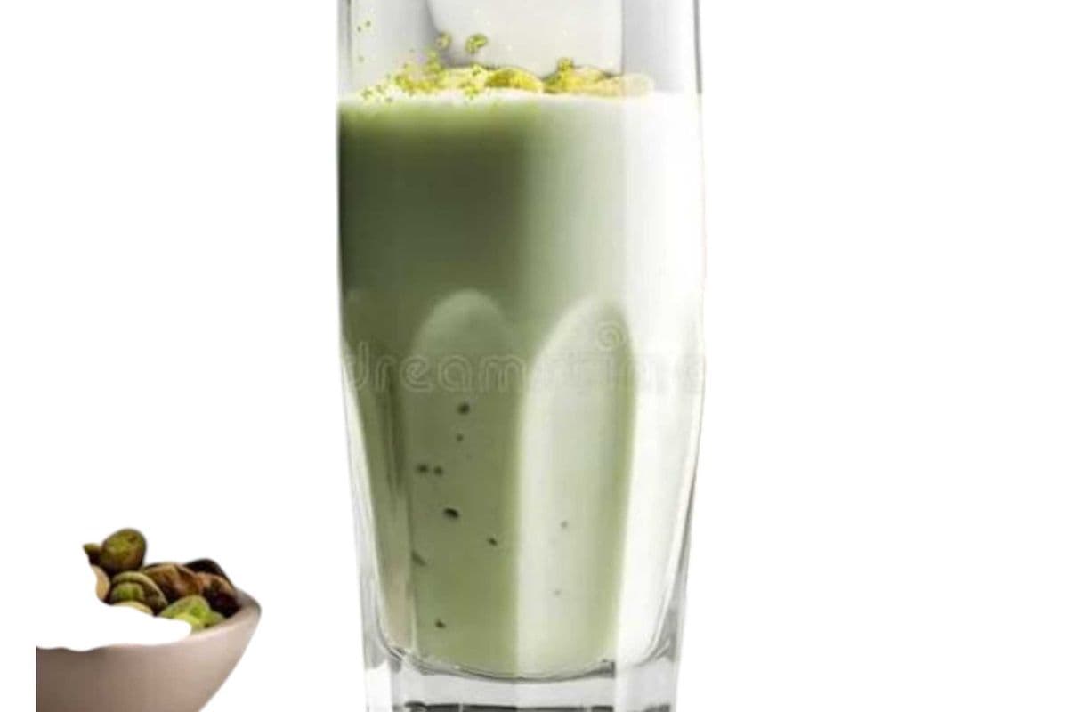 Creamy Pistachio Banana Smoothies