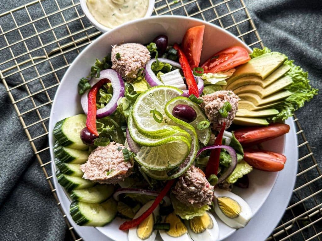 SALADE DE THON & AVOCATS