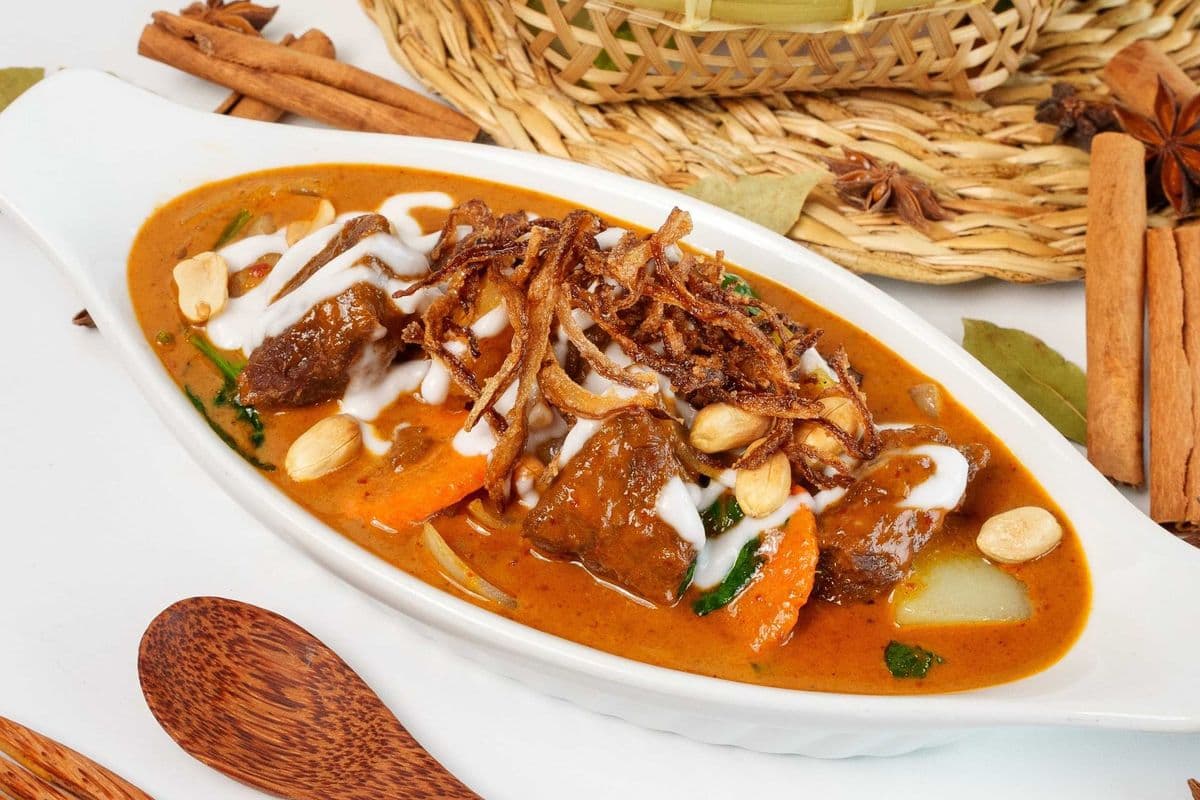 Beef Mus Sa Mun Curry