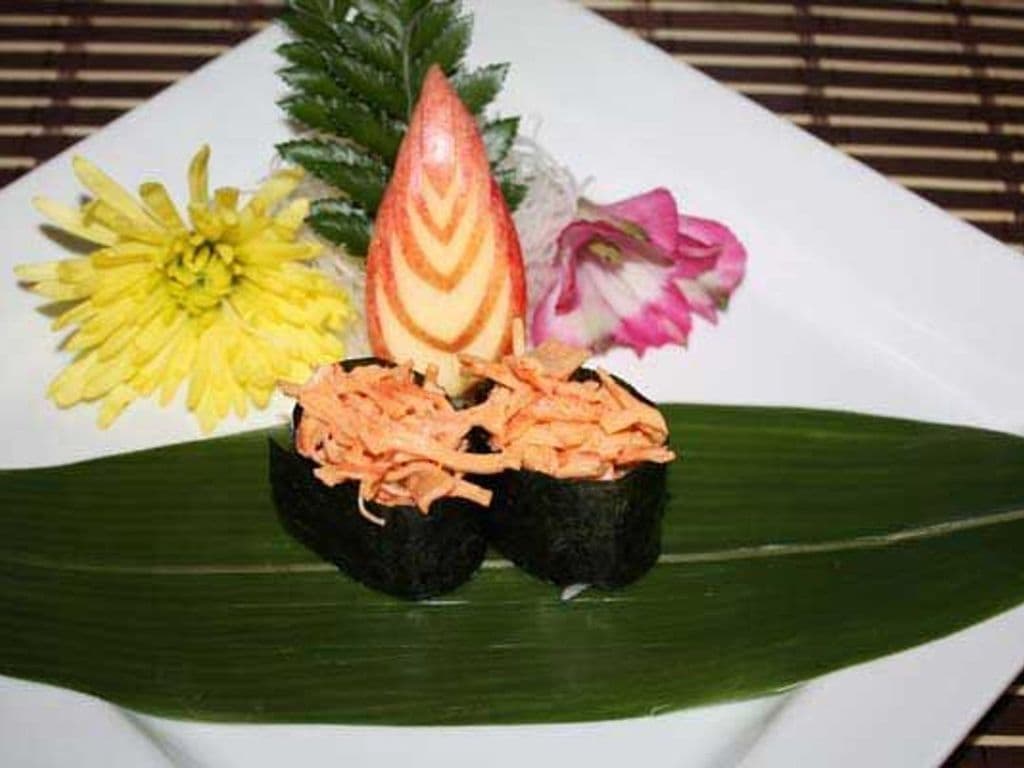 Spicy Crab Meat Sushi (2pcs)