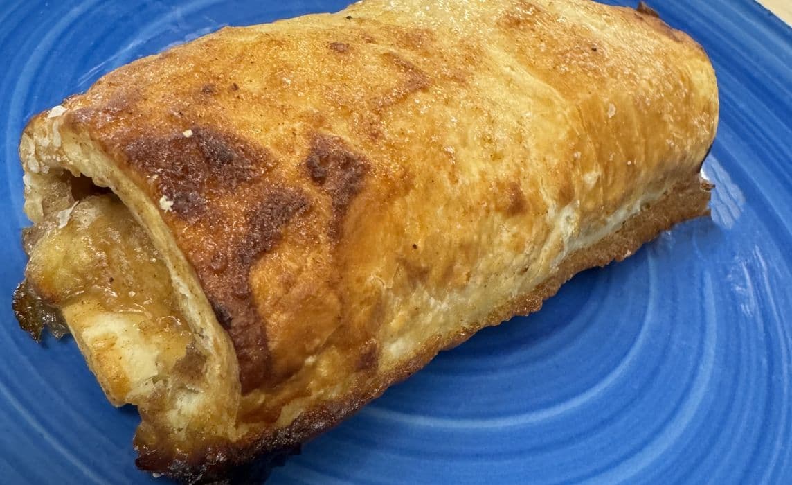 Apple Strudels (V)