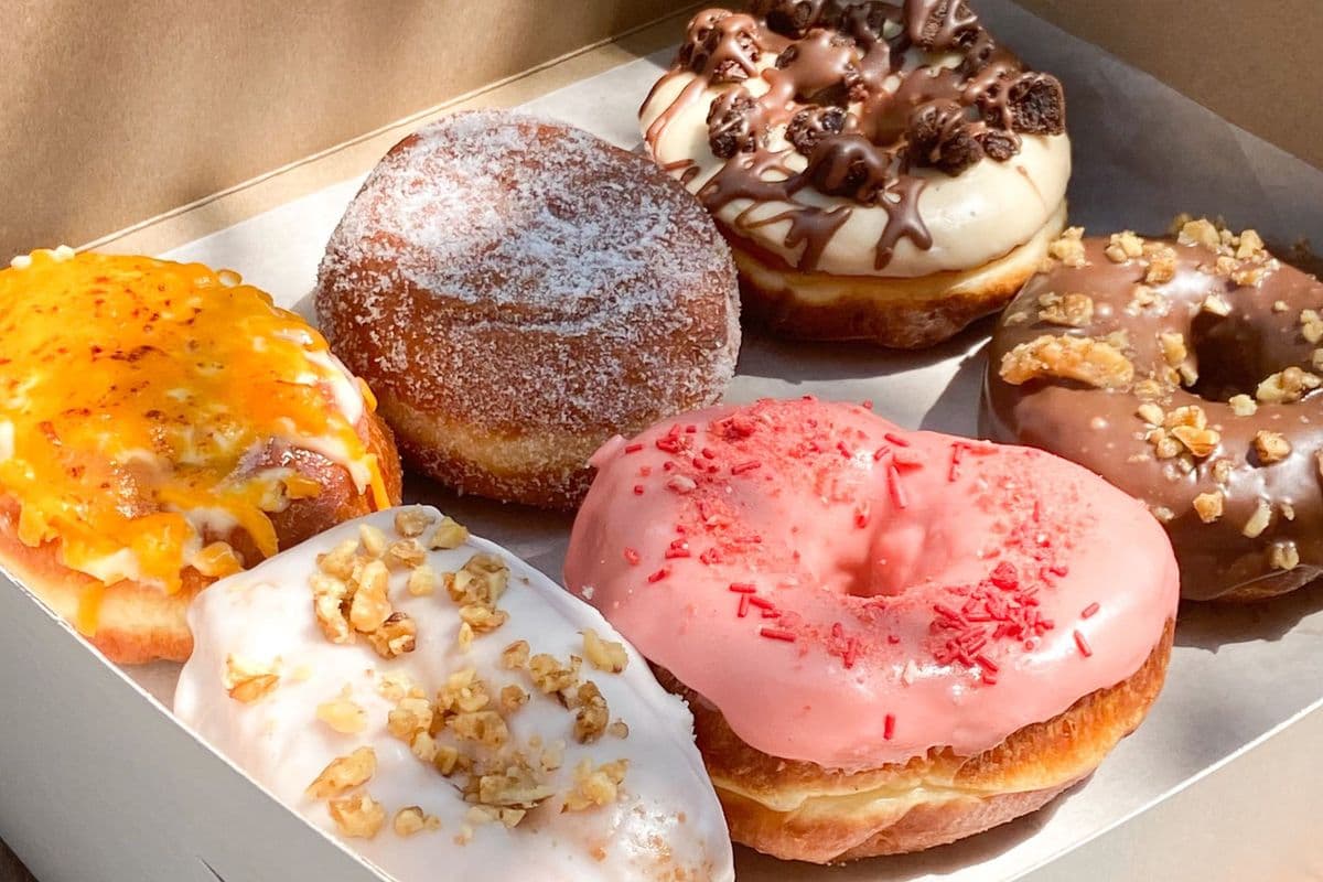 12 Assorted Premium Bronuts (Filled Donuts (6 pcs) and Unfilled Donuts (6 pcs))